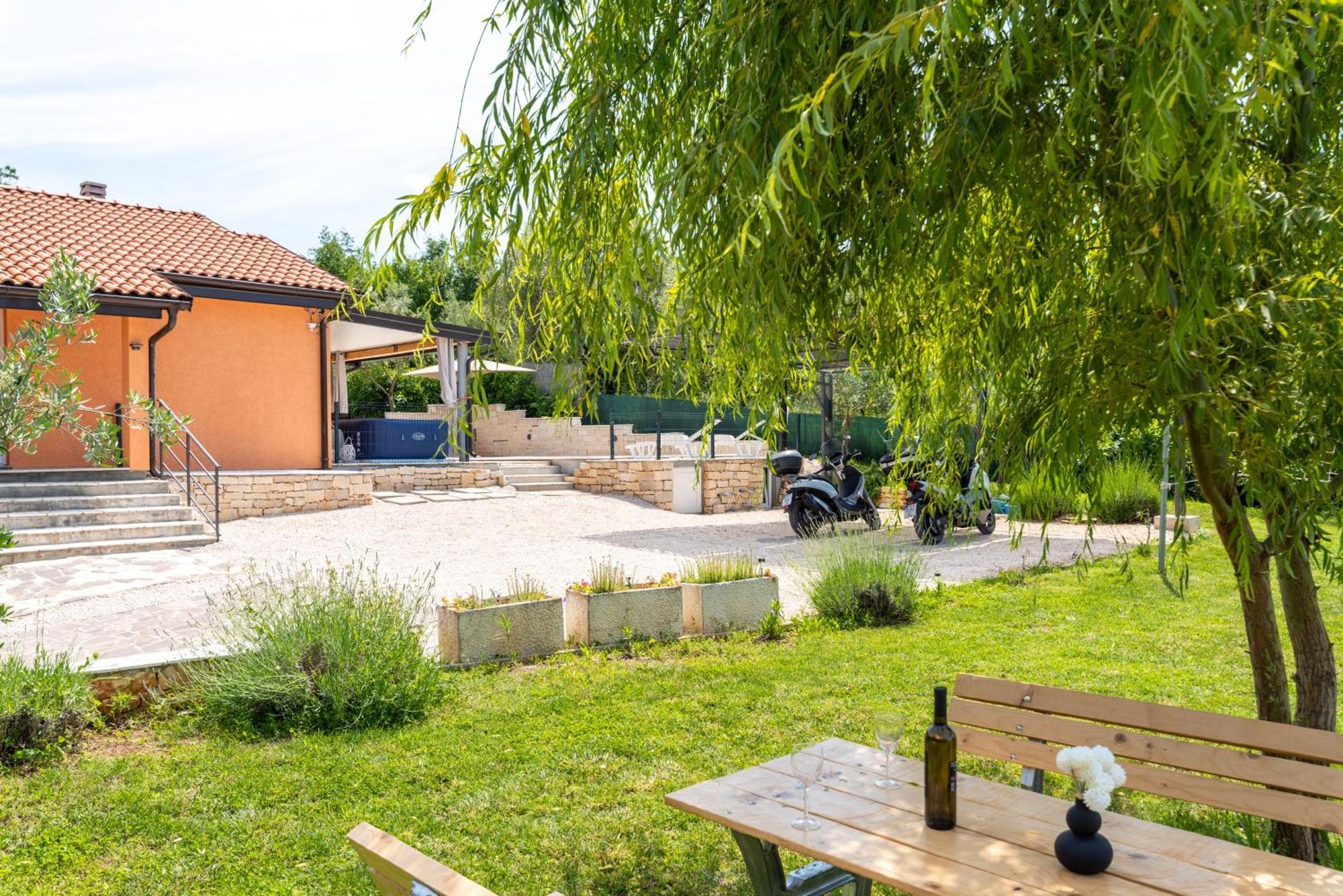 Villa Pendolina With Private Pool Buje Exterior foto
